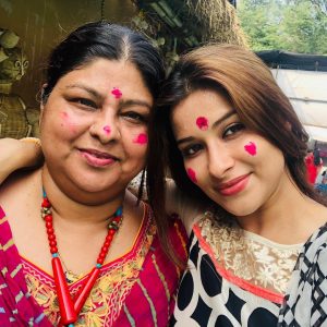 Nyra Banerjee with mother