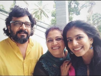 Malavika Mohanan with Parents