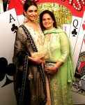 Karishma Tanna with her mother Jasmine Tanna