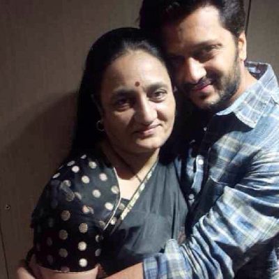 Ritesh Deshmukh With His Mother