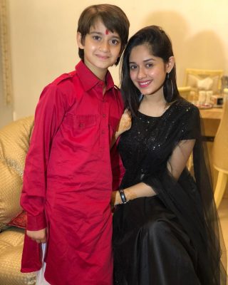 Jannat Zubair Rahmani with her Brother