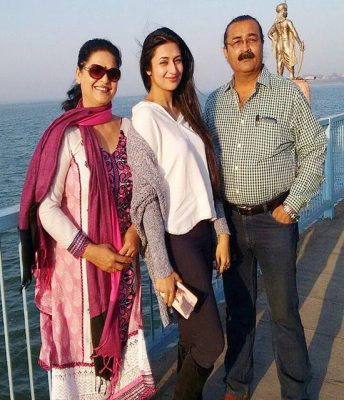 Divyanka Tripathi With Her Parents