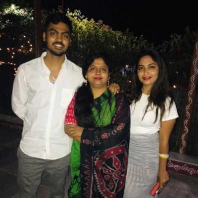 Alekhya Harika With Family, Mother Jyothi And Brother Vamshi Karthik