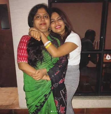 Alekhya Harika With Her Mother Jyothi