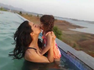 Mahie Gill with Her daughter Veronica