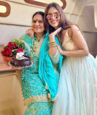 Neha-Malik-With-Her-Mother